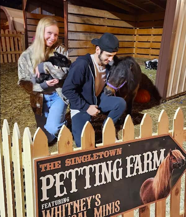 Petting-Farm-at-Singletown-Legend-Park.jpg